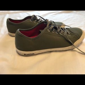 Women’s SeaVees army green color